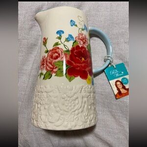 The Pioneer Woman Rose 2.1-quart Pitcher